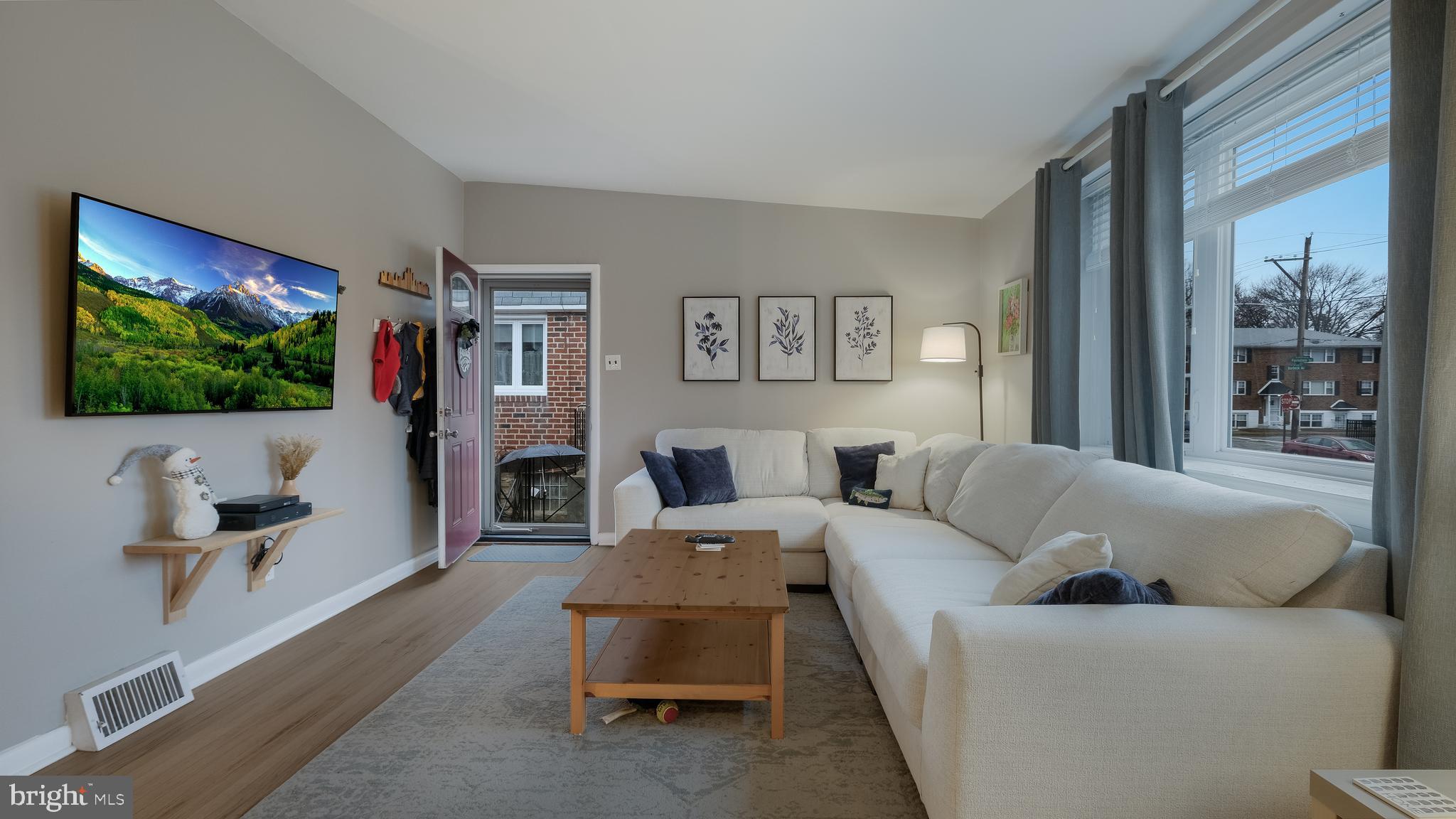 FOX CHASE - Residential