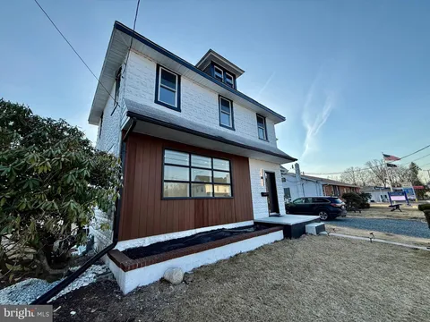 614 E Broad Street, Quakertown, PA 18951 - MLS#: PABU2089798