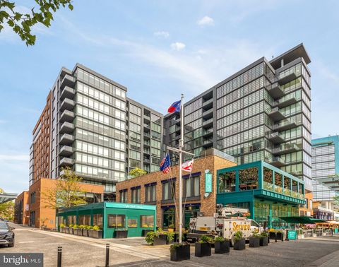 45 SUTTON SQUARE SW 906 WASHINGTON DC 20024