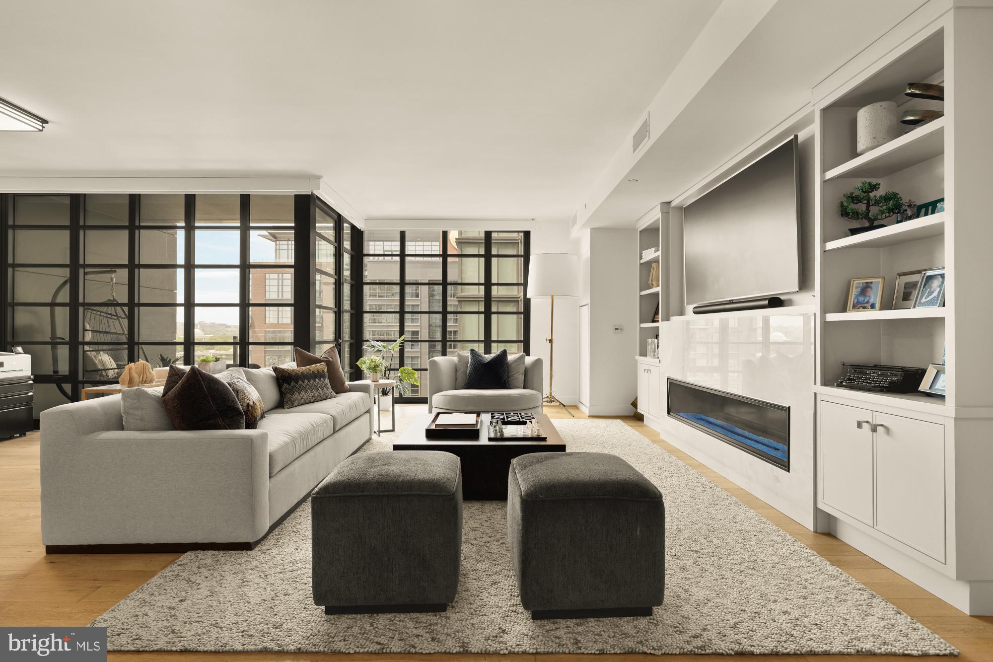 45 SUTTON SQUARE SW 906