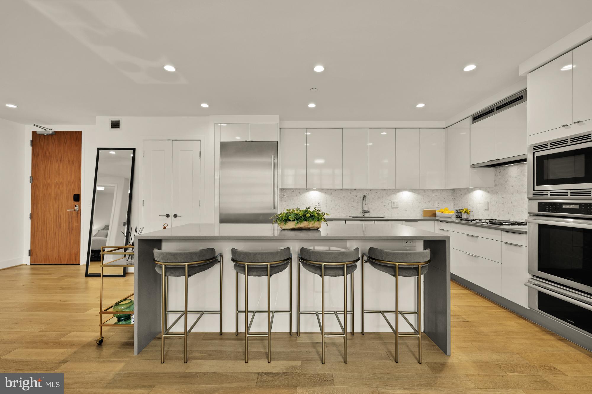 WATERFRONT - Residential
