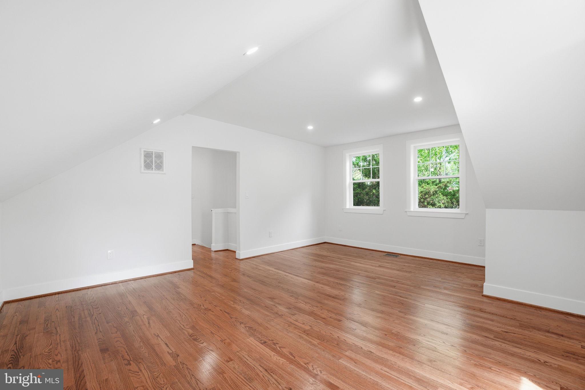 AMERICAN UNIVERSITY PARK - Residential