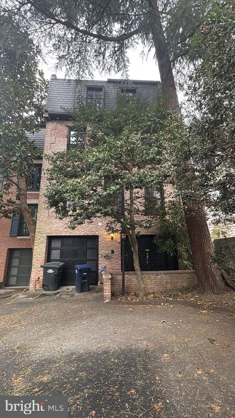 Photo of 2142 Cathedral Avenue NW, WASHINGTON, DC 20008 (MLS # DCDC2257160)