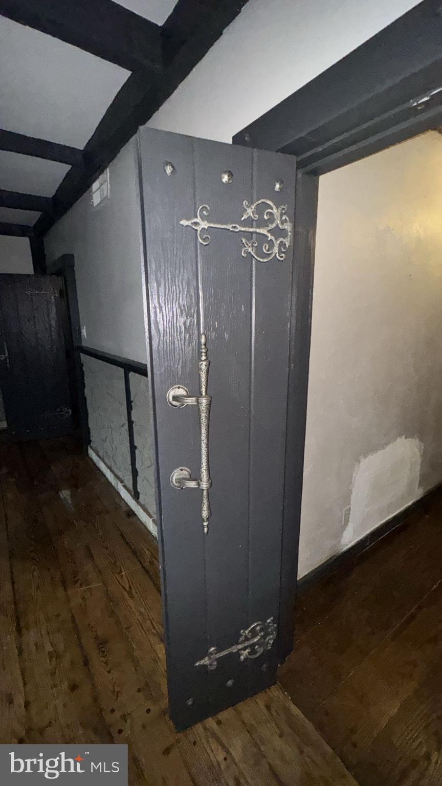 2142 CATHEDRAL AVENUE NW