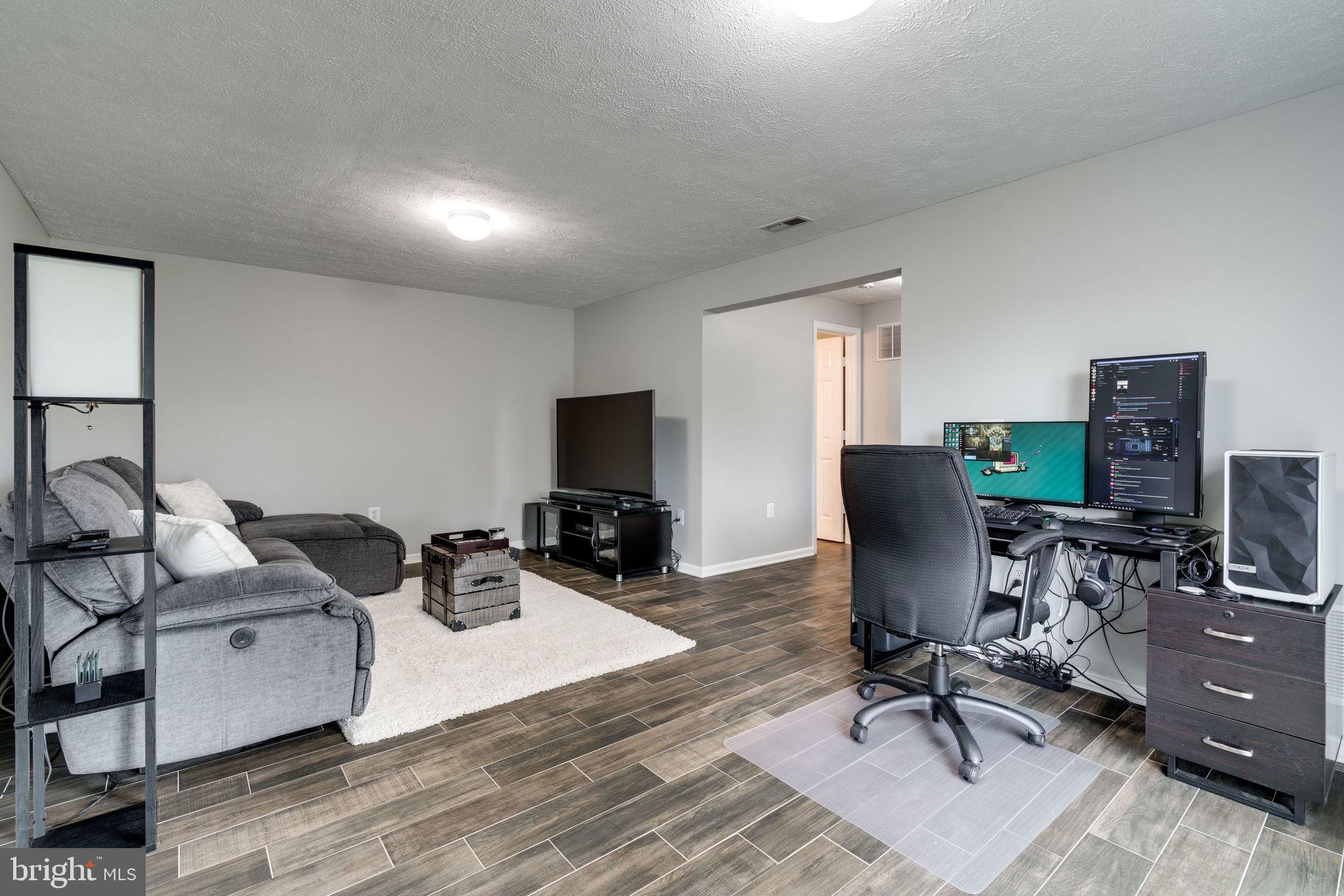 DALE CITY - Residential