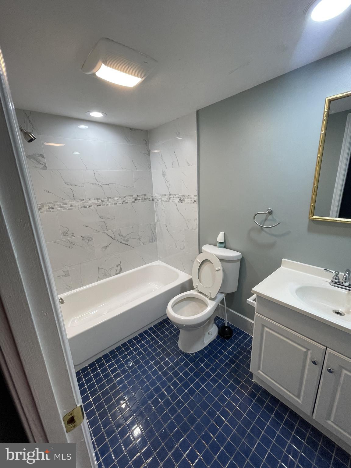 MARLOW - Residential Lease