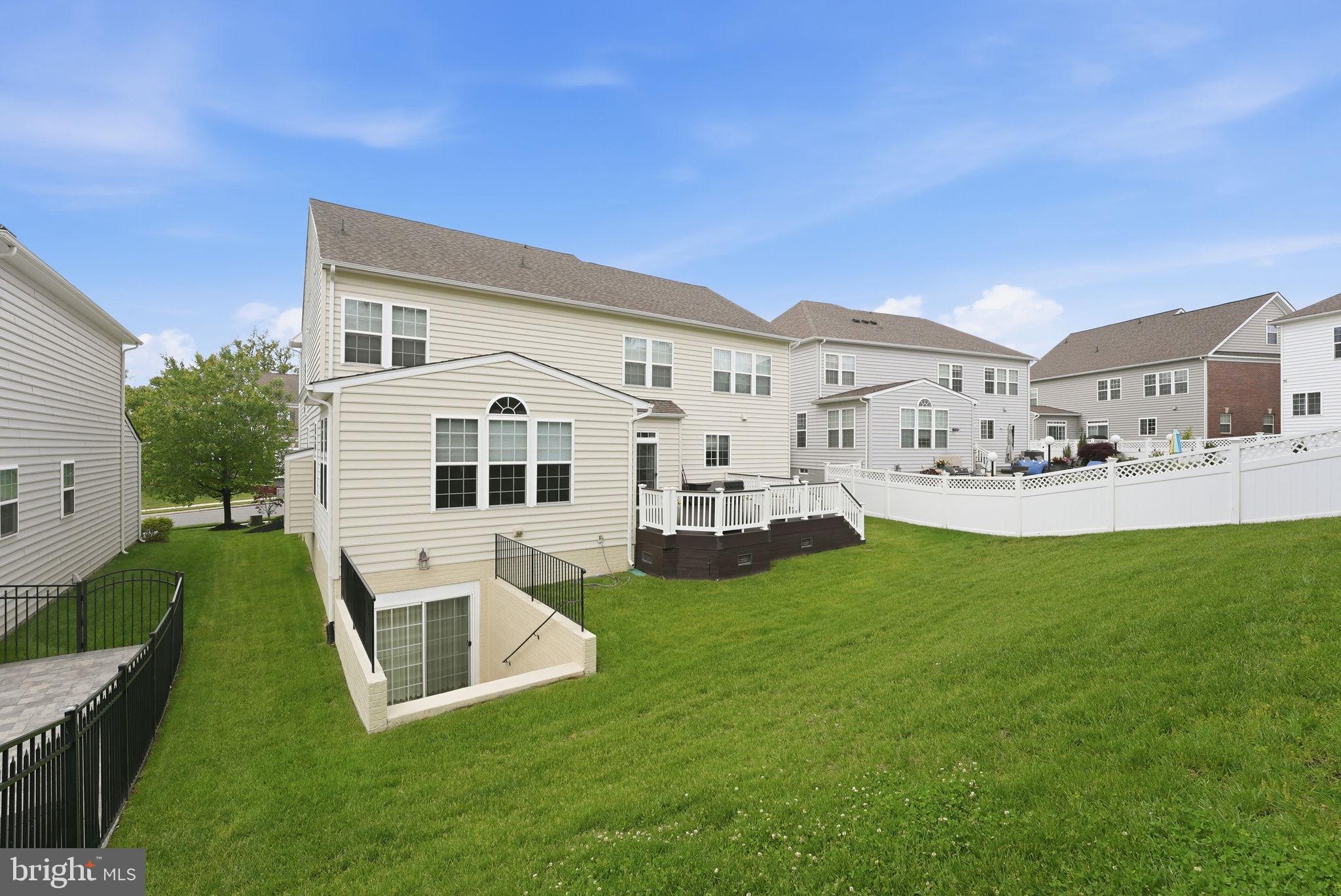 SUMMIT OAKS - Residential
