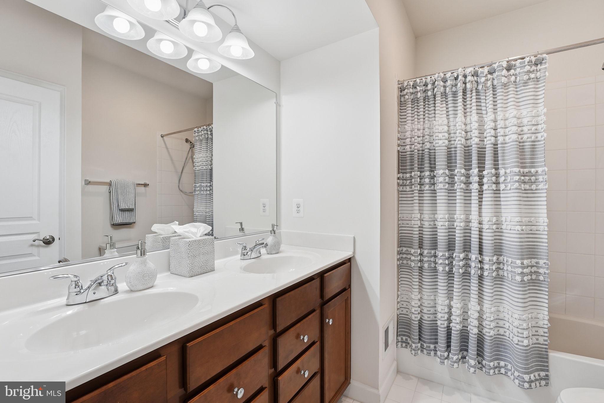SUMMIT OAKS - Residential