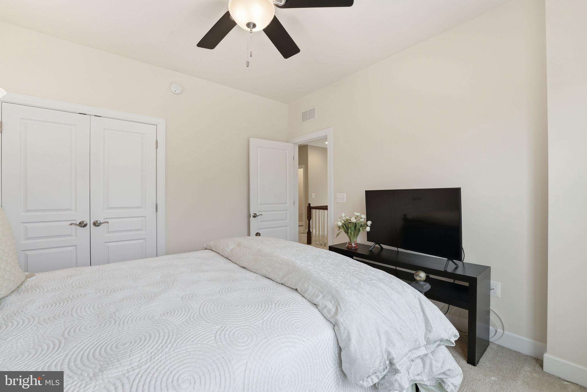 SUMMIT OAKS - Residential