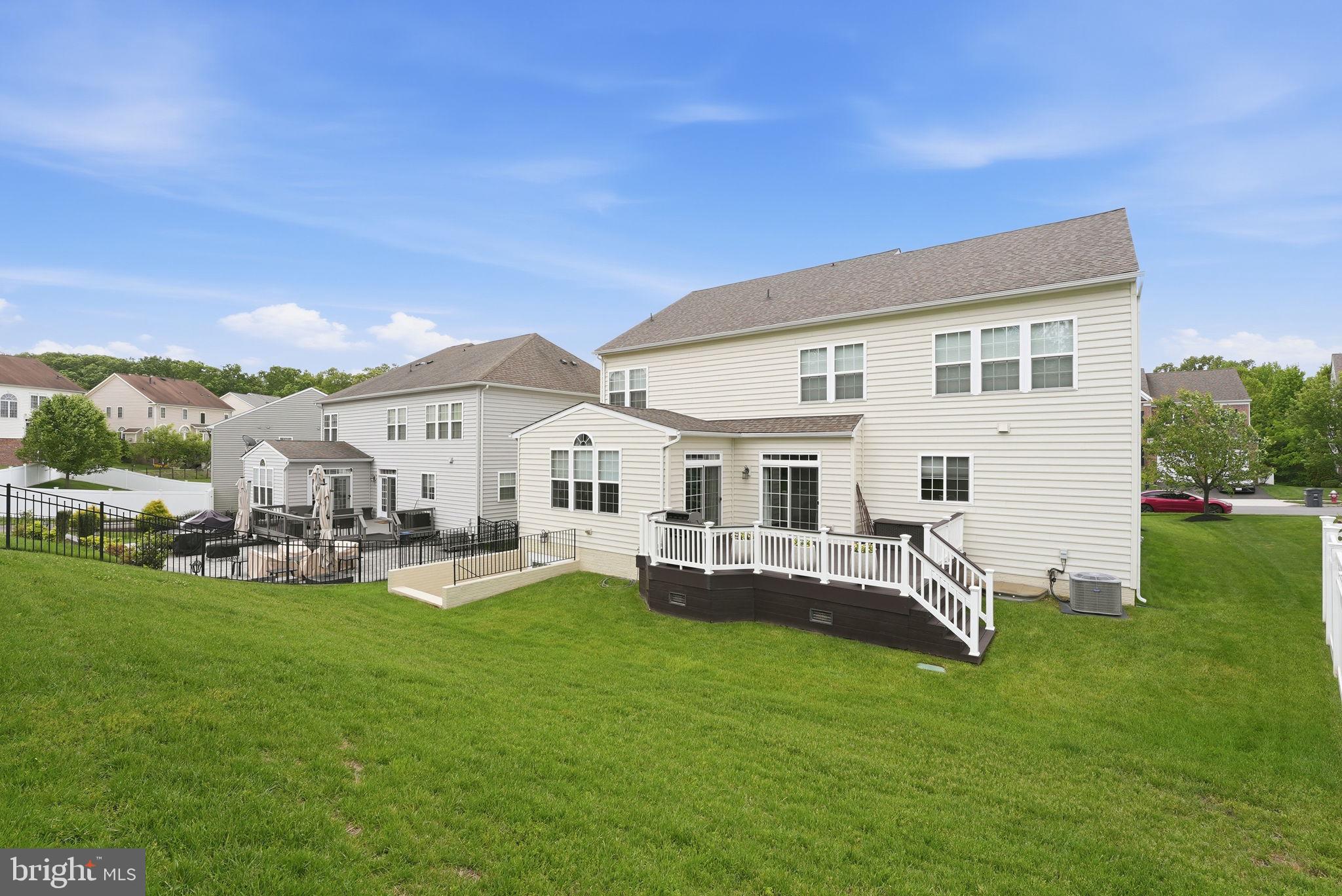 SUMMIT OAKS - Residential
