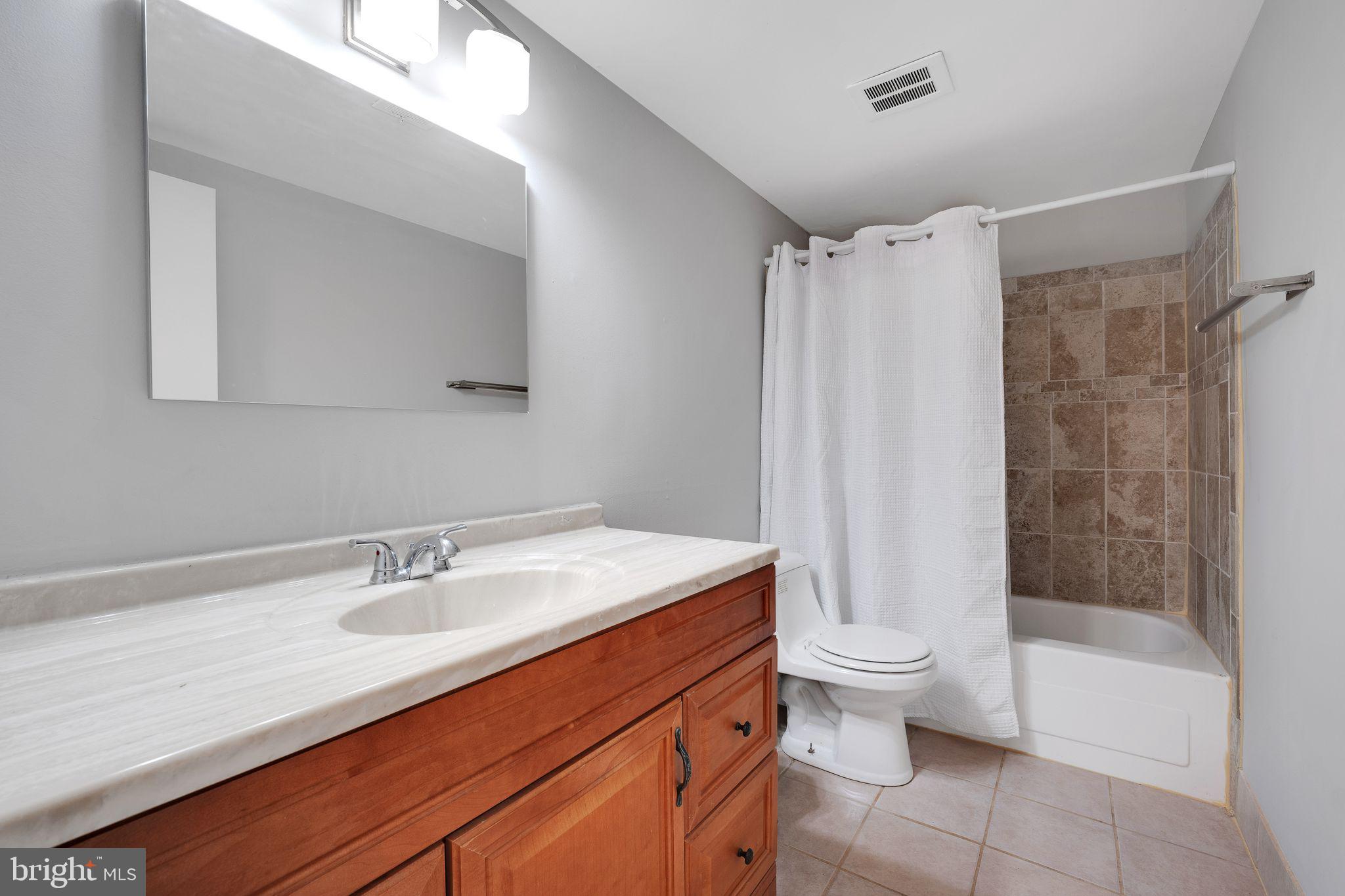 BENT TREE - Residential