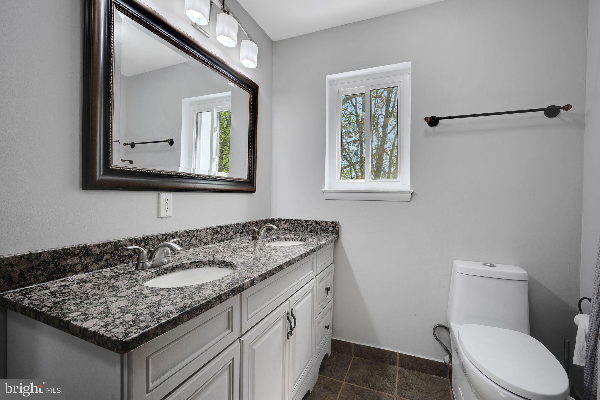 BENT TREE - Residential