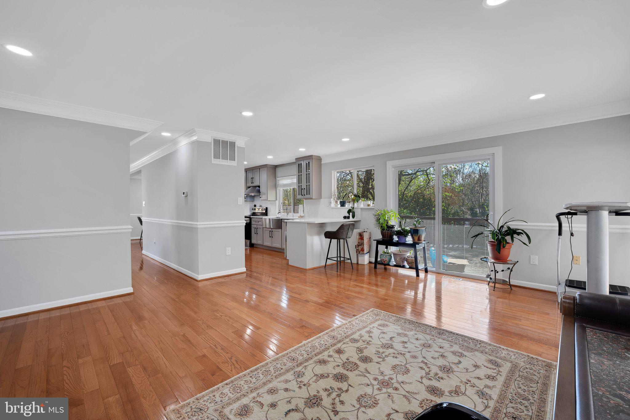 BENT TREE - Residential