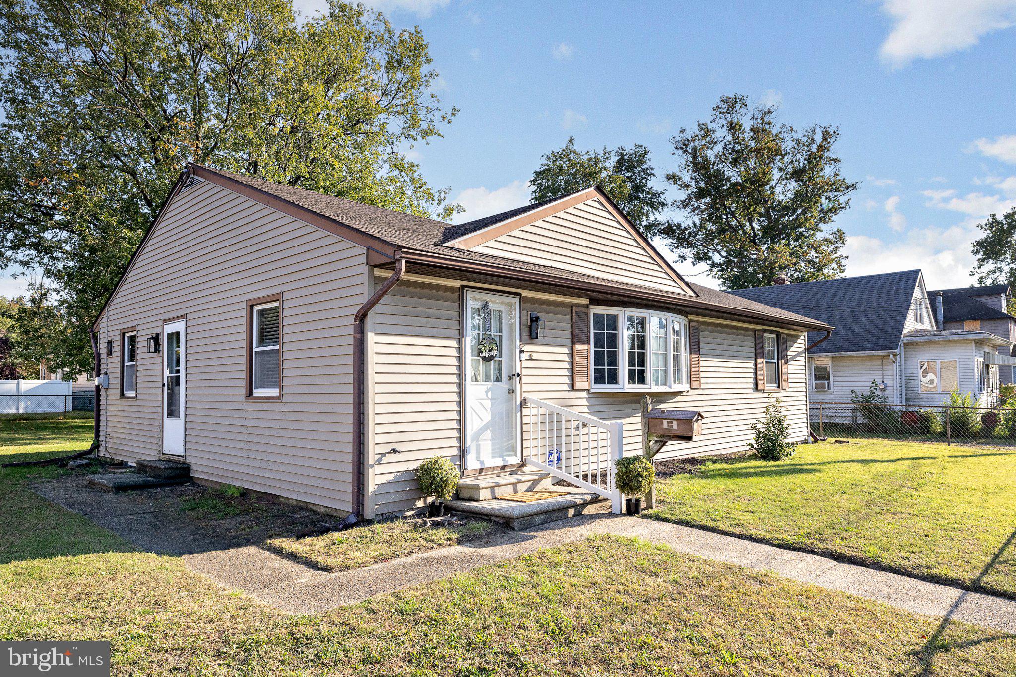 25 BARNARD AVENUE