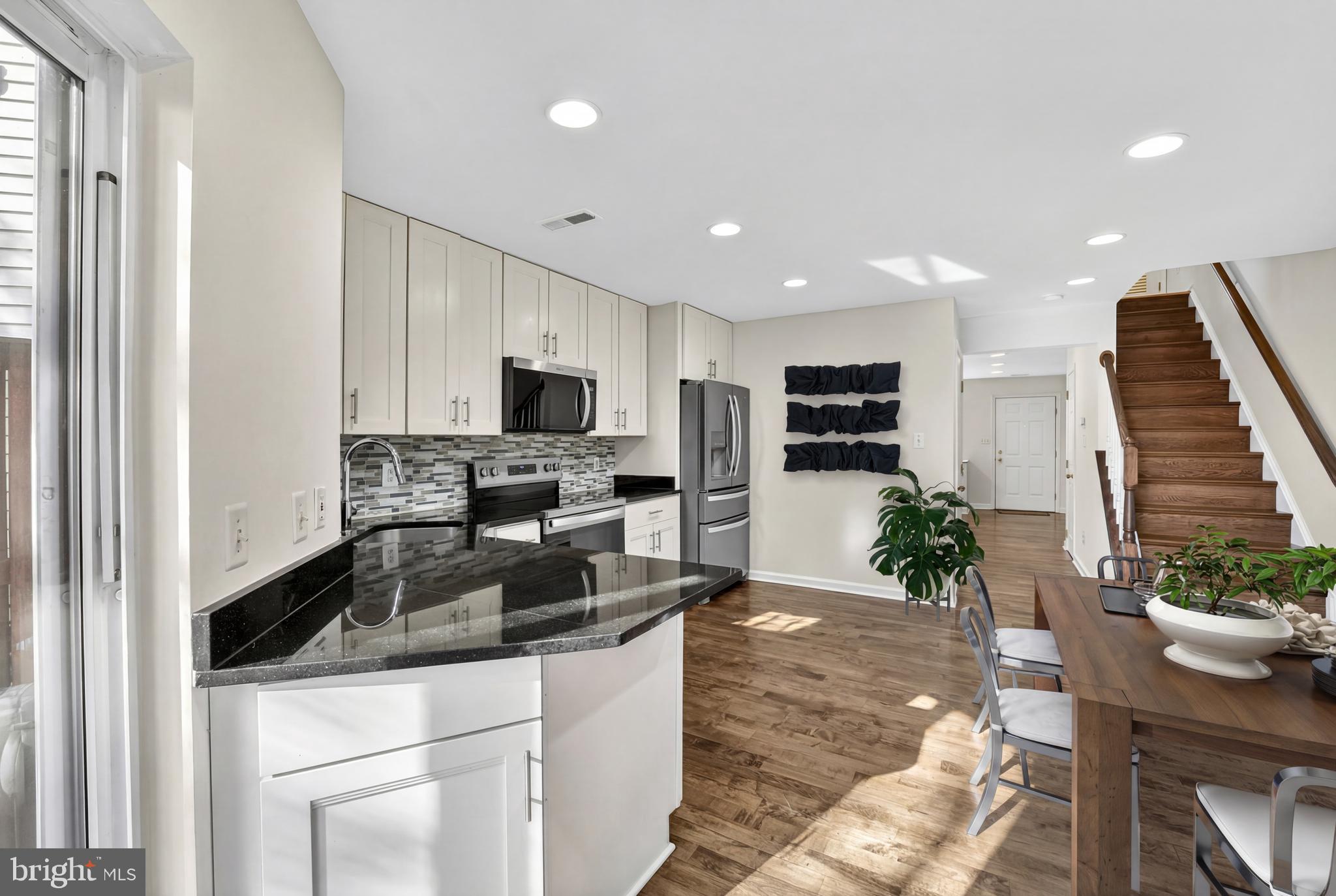 SOUTH RIDING - Residential