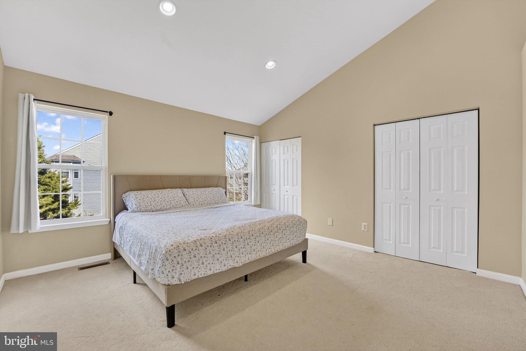 SOUTH RIDING - Residential