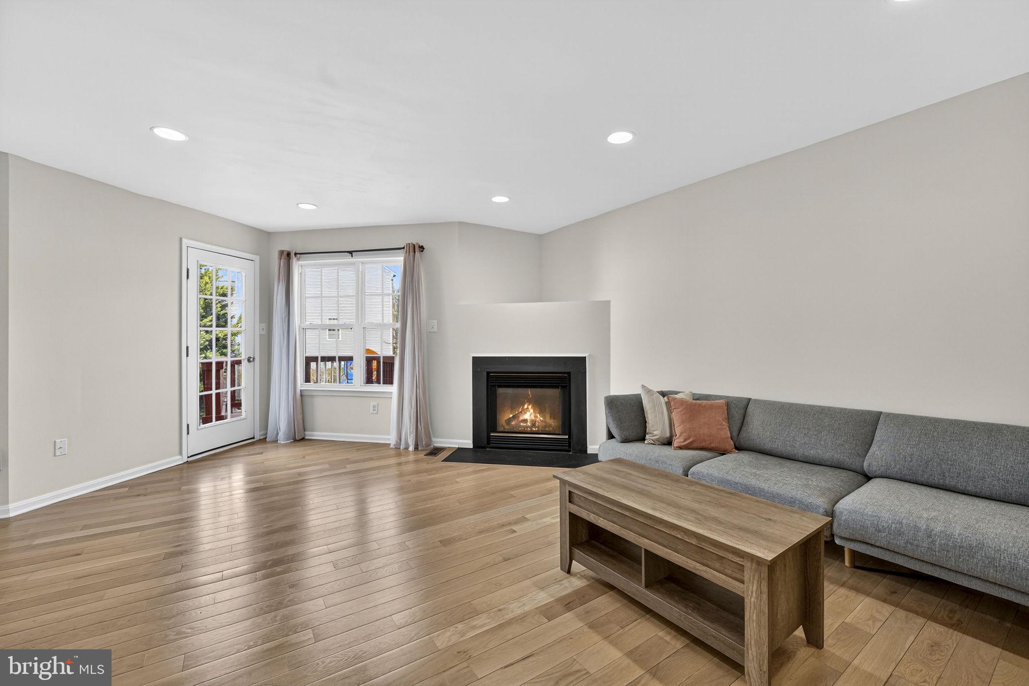 SOUTH RIDING - Residential