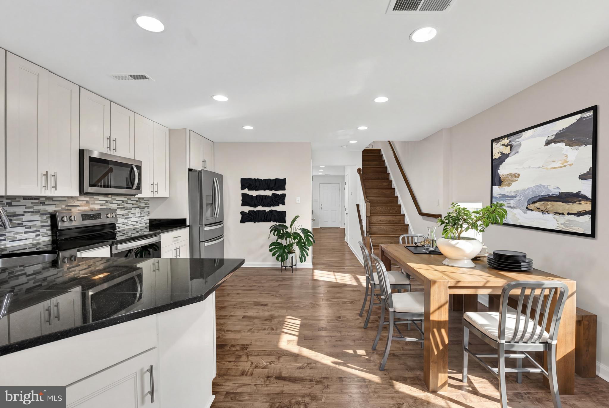 SOUTH RIDING - Residential