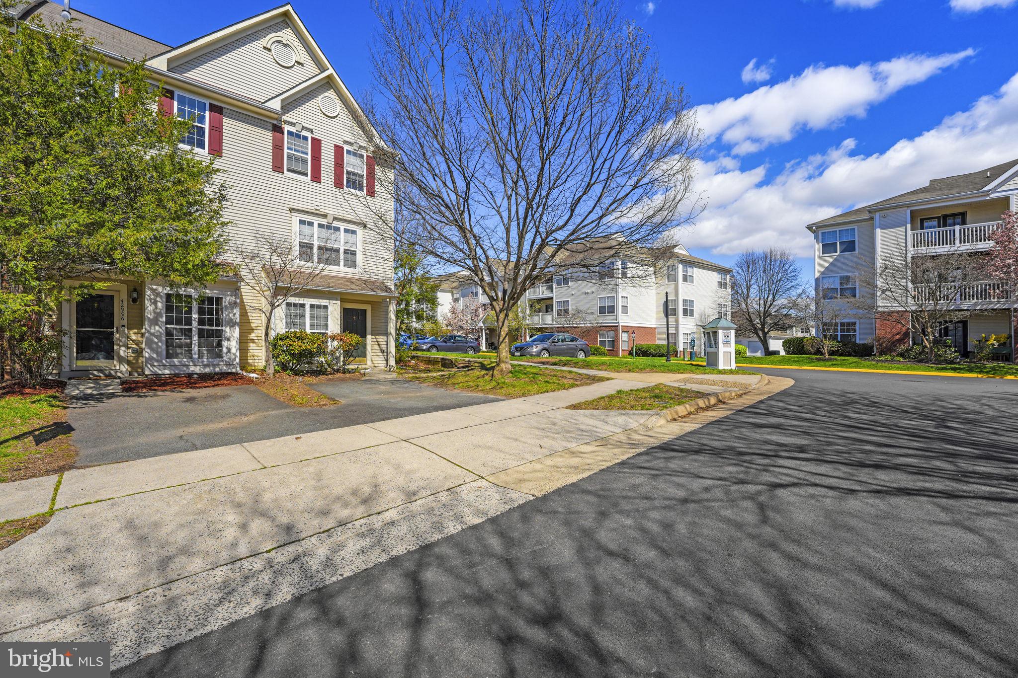 SOUTH RIDING - Residential