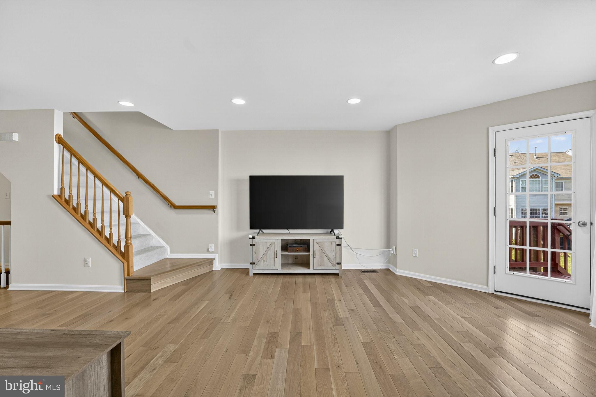 SOUTH RIDING - Residential