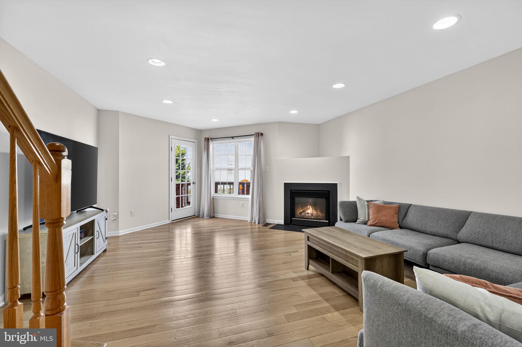 SOUTH RIDING - Residential