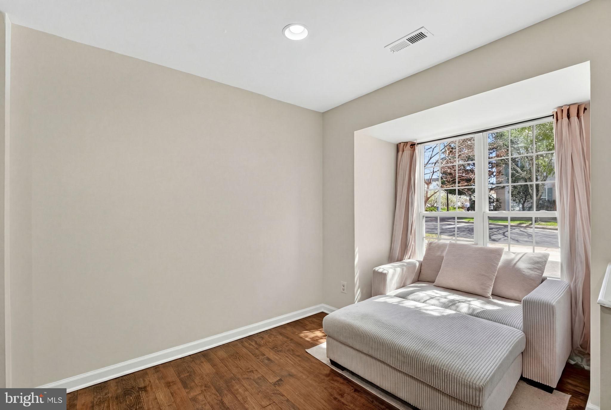 SOUTH RIDING - Residential