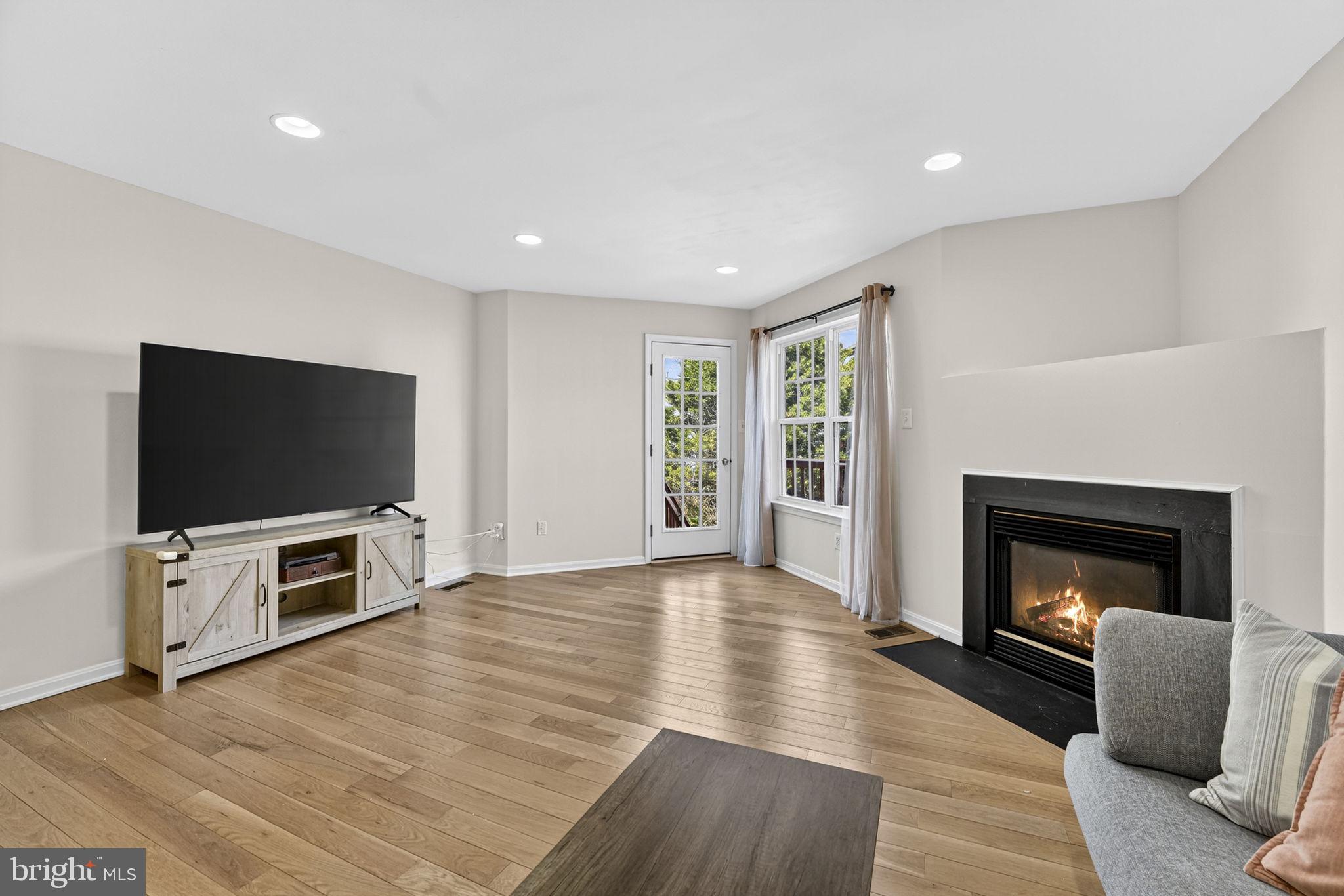 SOUTH RIDING - Residential