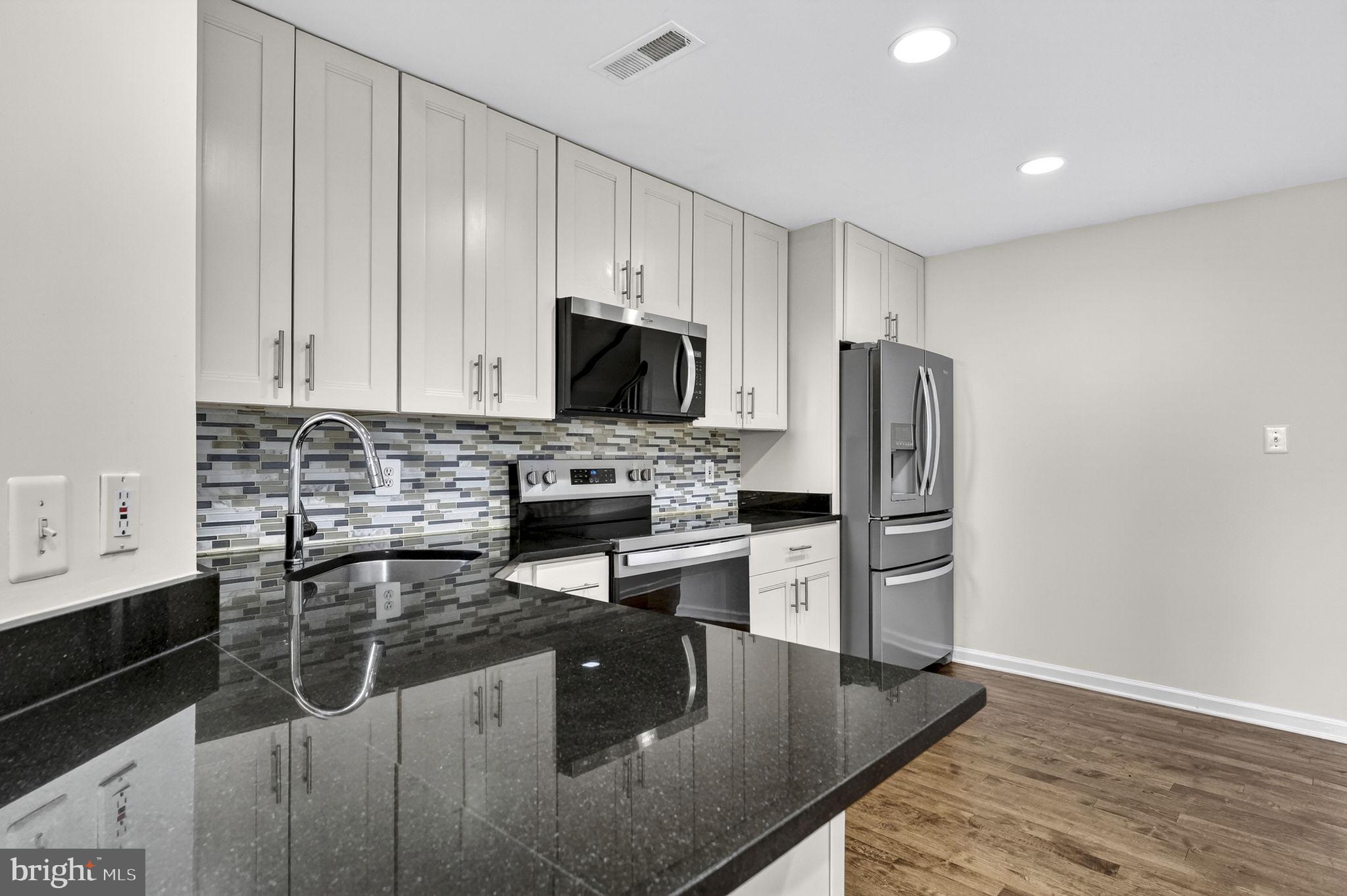 SOUTH RIDING - Residential