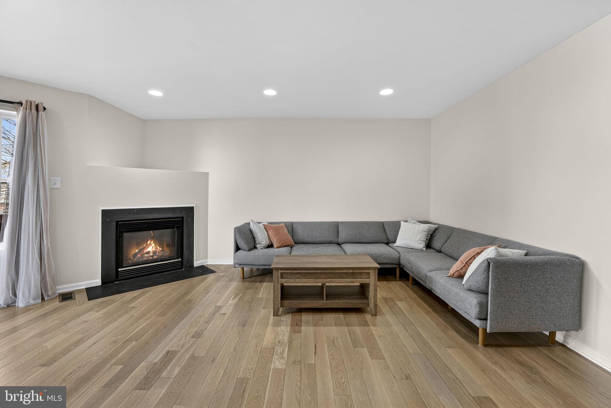 SOUTH RIDING - Residential