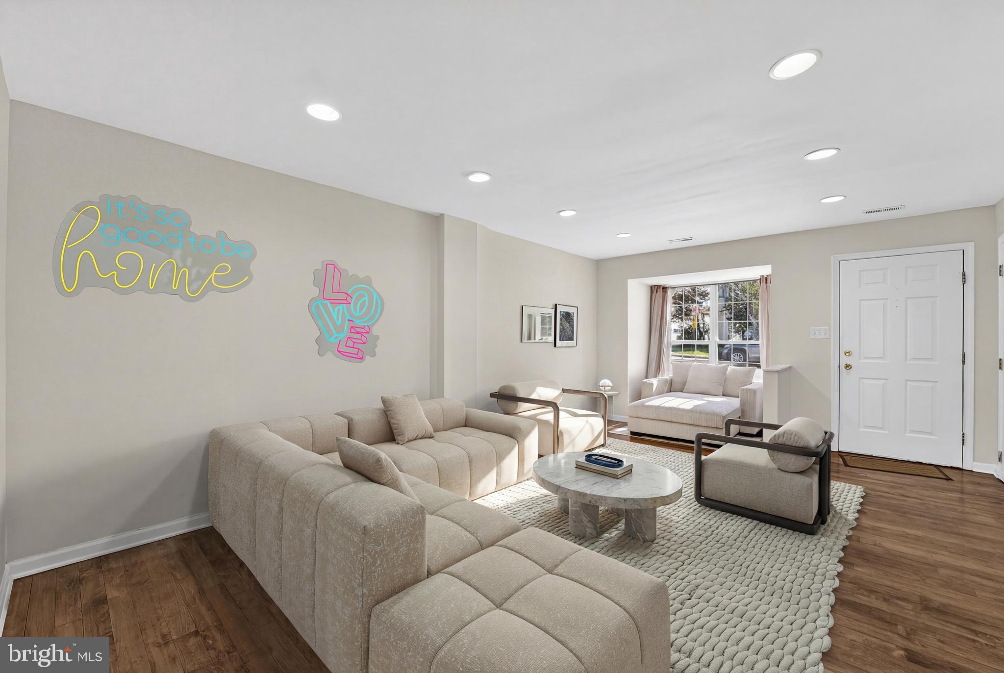 SOUTH RIDING - Residential