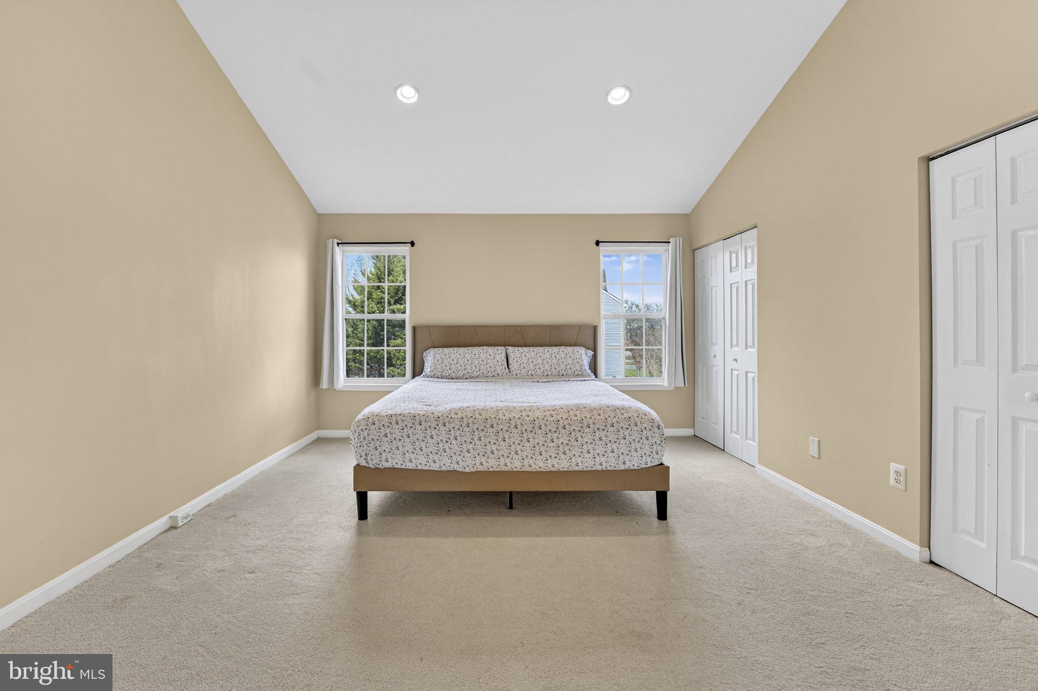 SOUTH RIDING - Residential