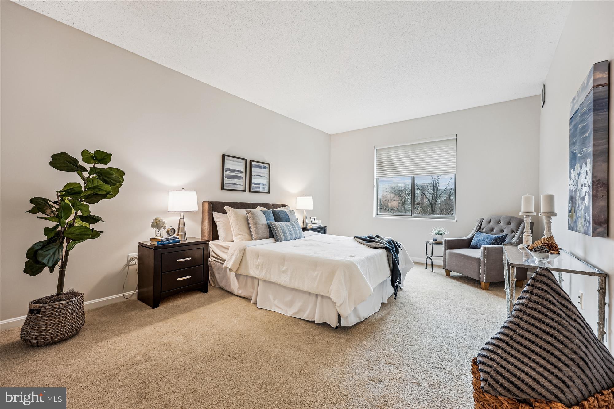 TURNBERRY COURTS AT LEIS - Residential