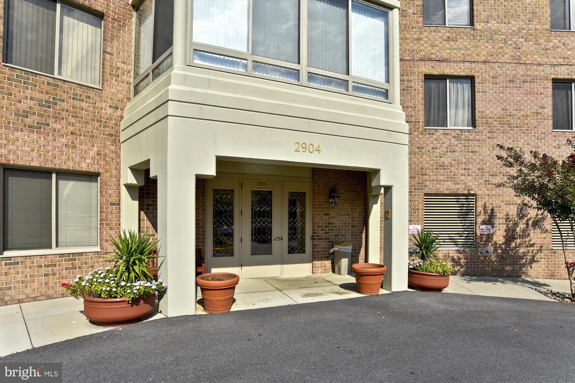 TURNBERRY COURTS AT LEIS - Residential