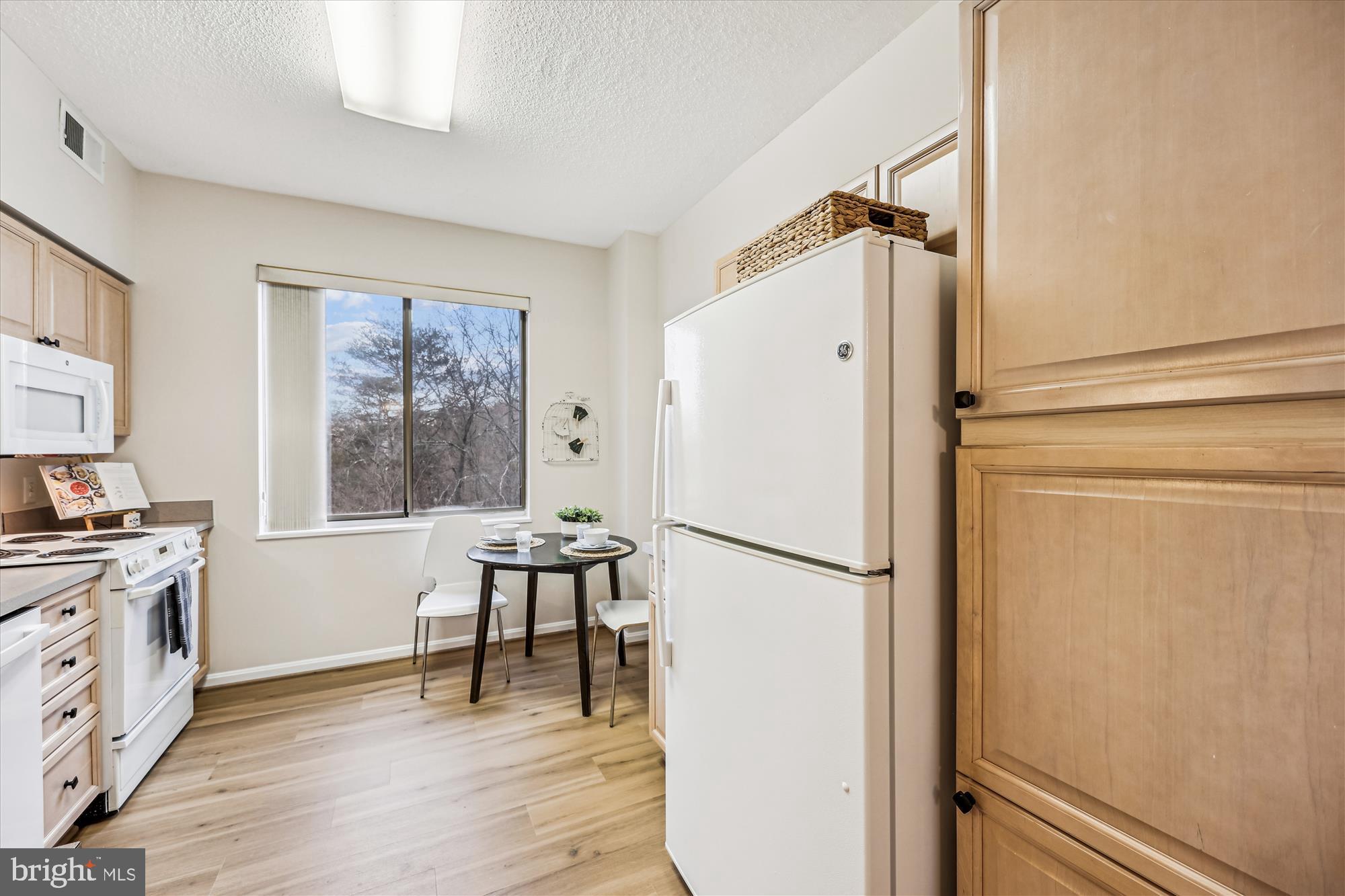 TURNBERRY COURTS AT LEIS - Residential