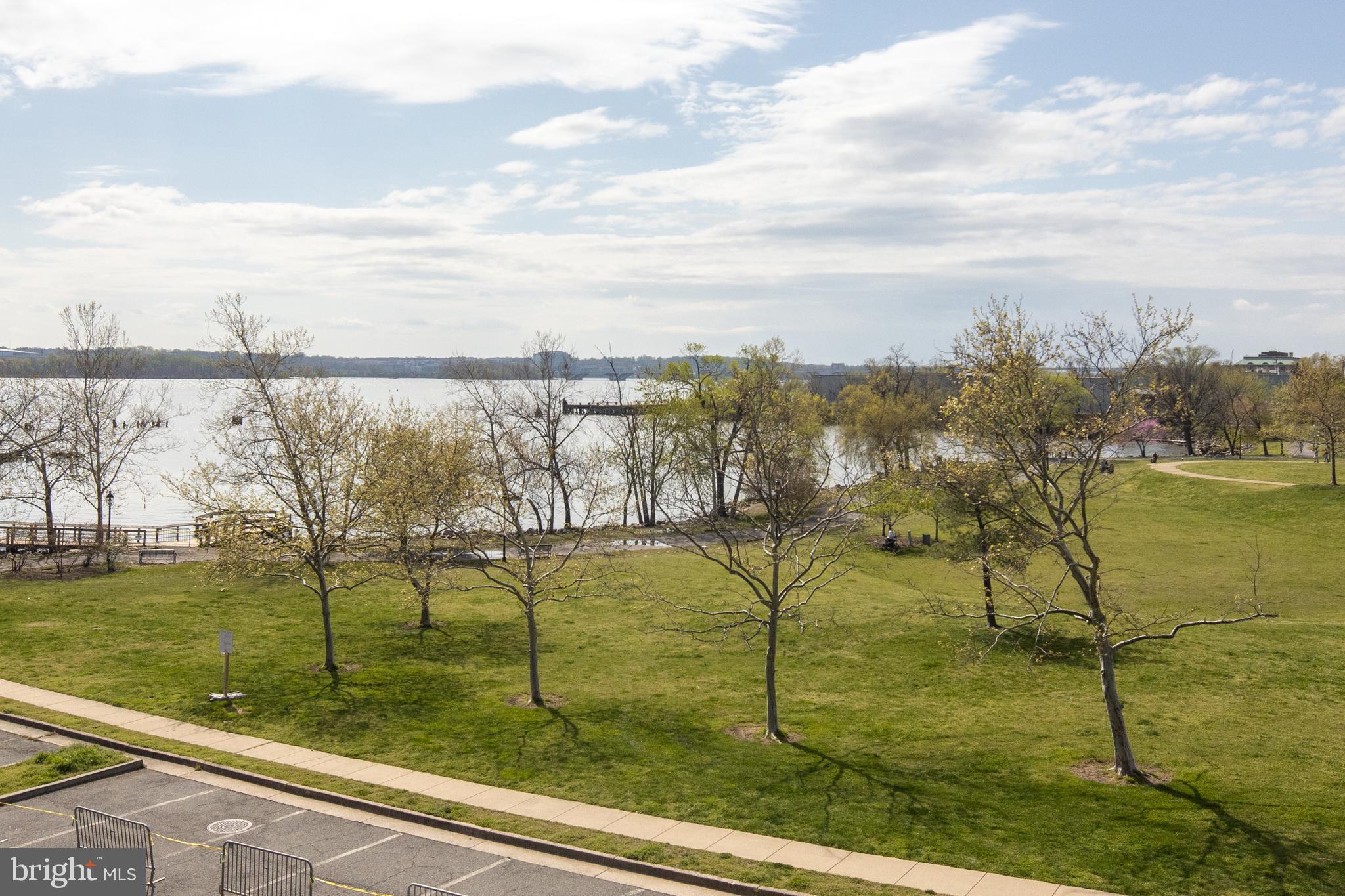 RIVERGATE - Residential