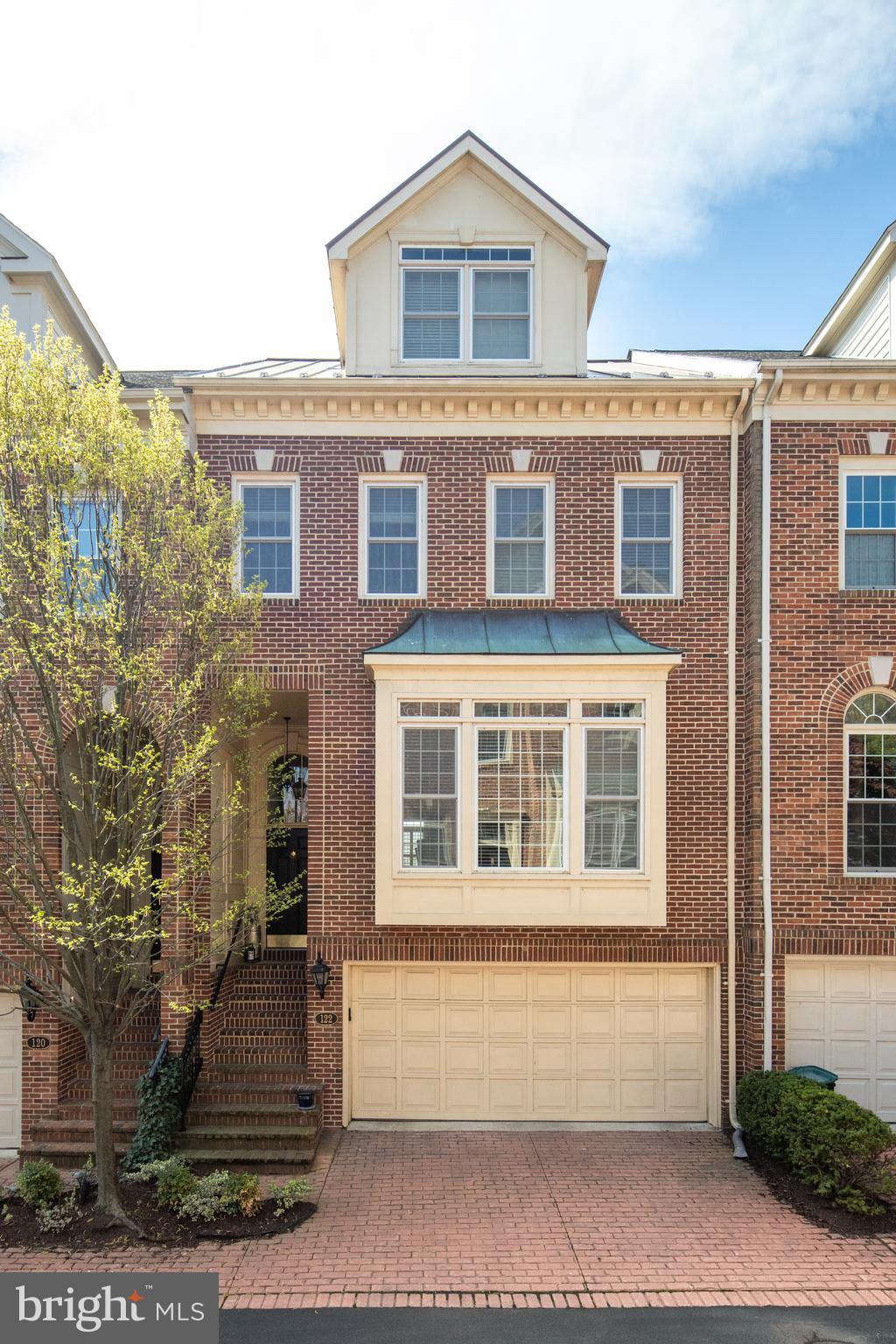 RIVERGATE - Residential