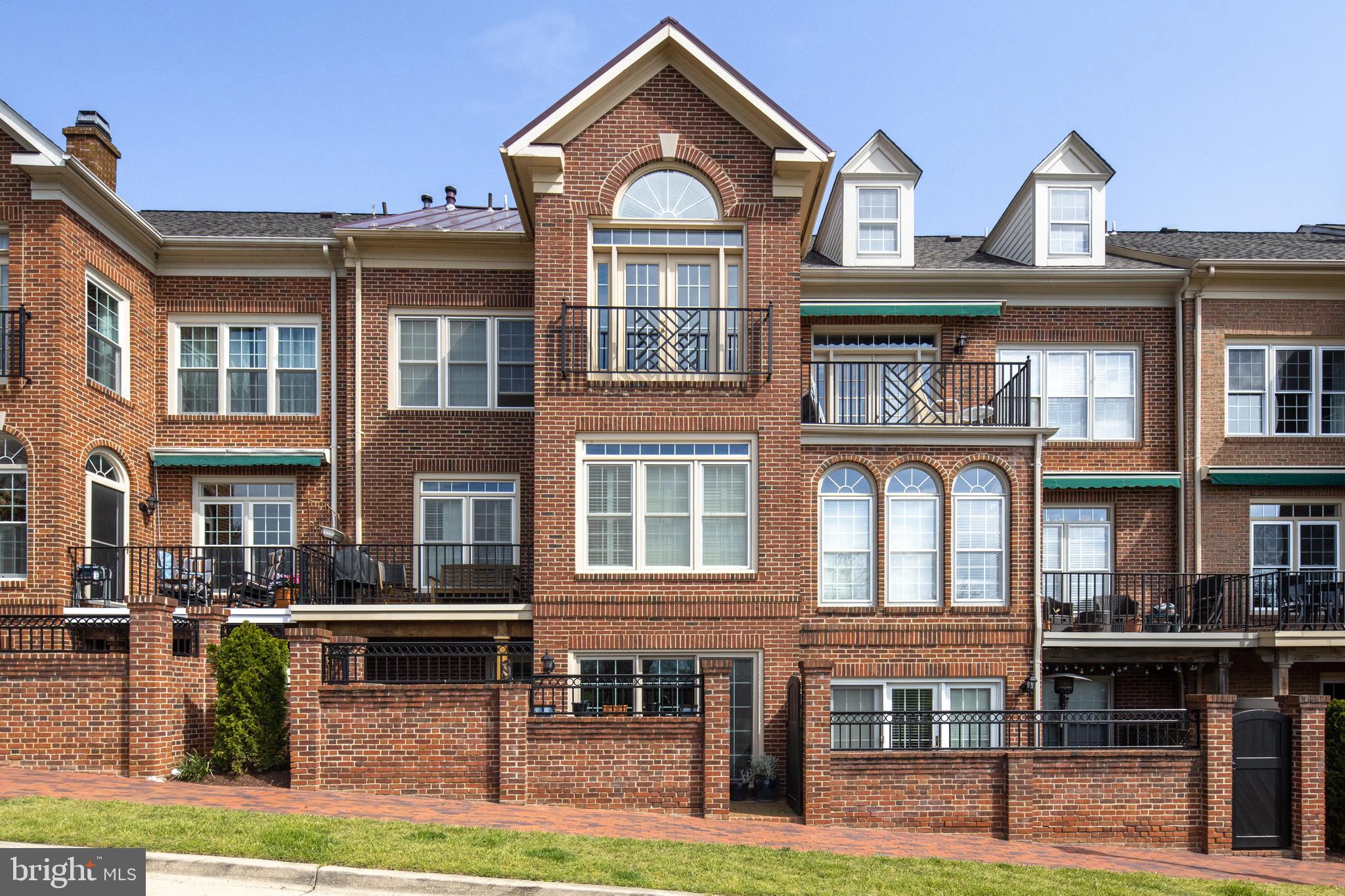 RIVERGATE - Residential