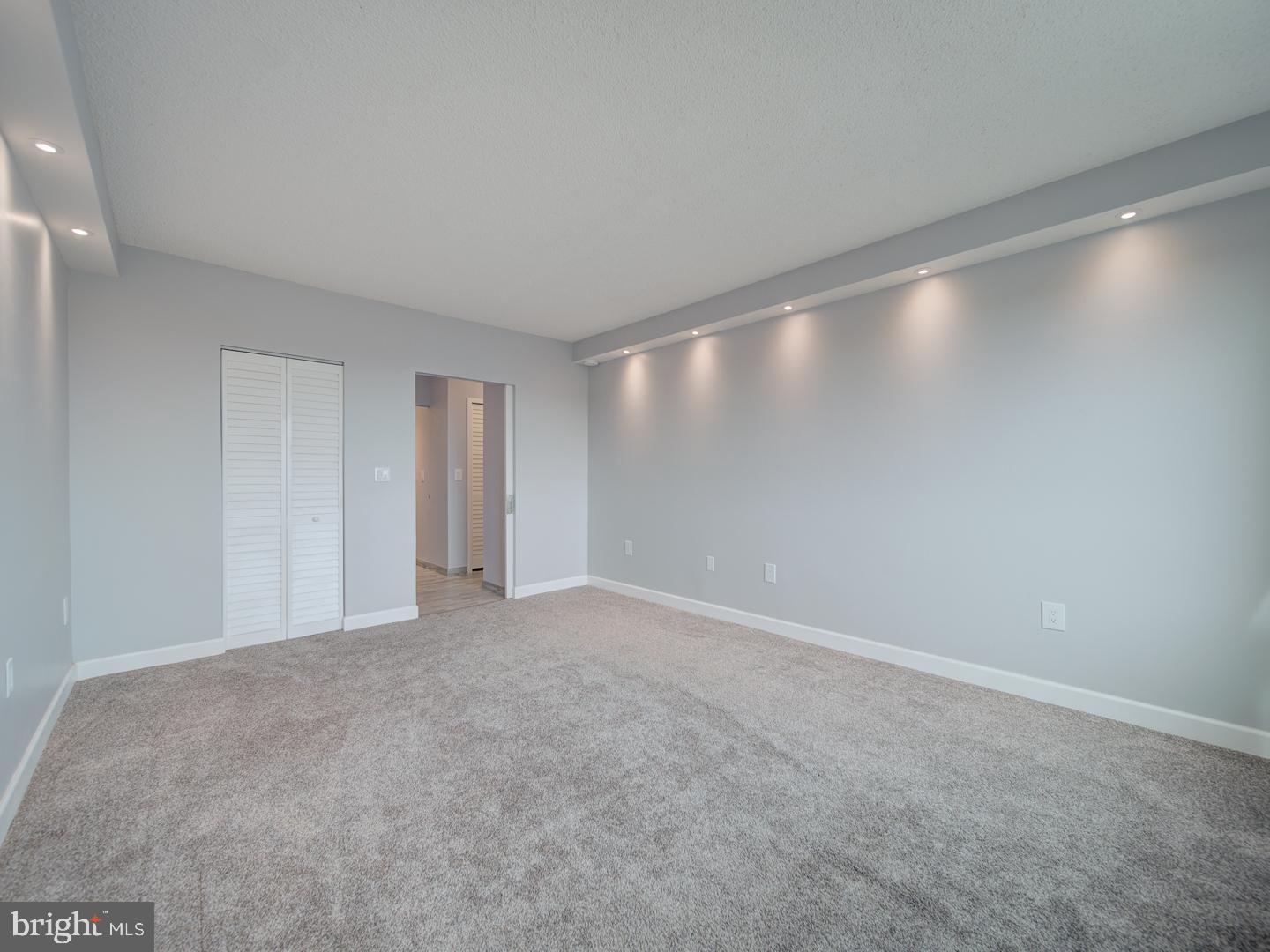 SKYLINE PLAZA - Residential Lease