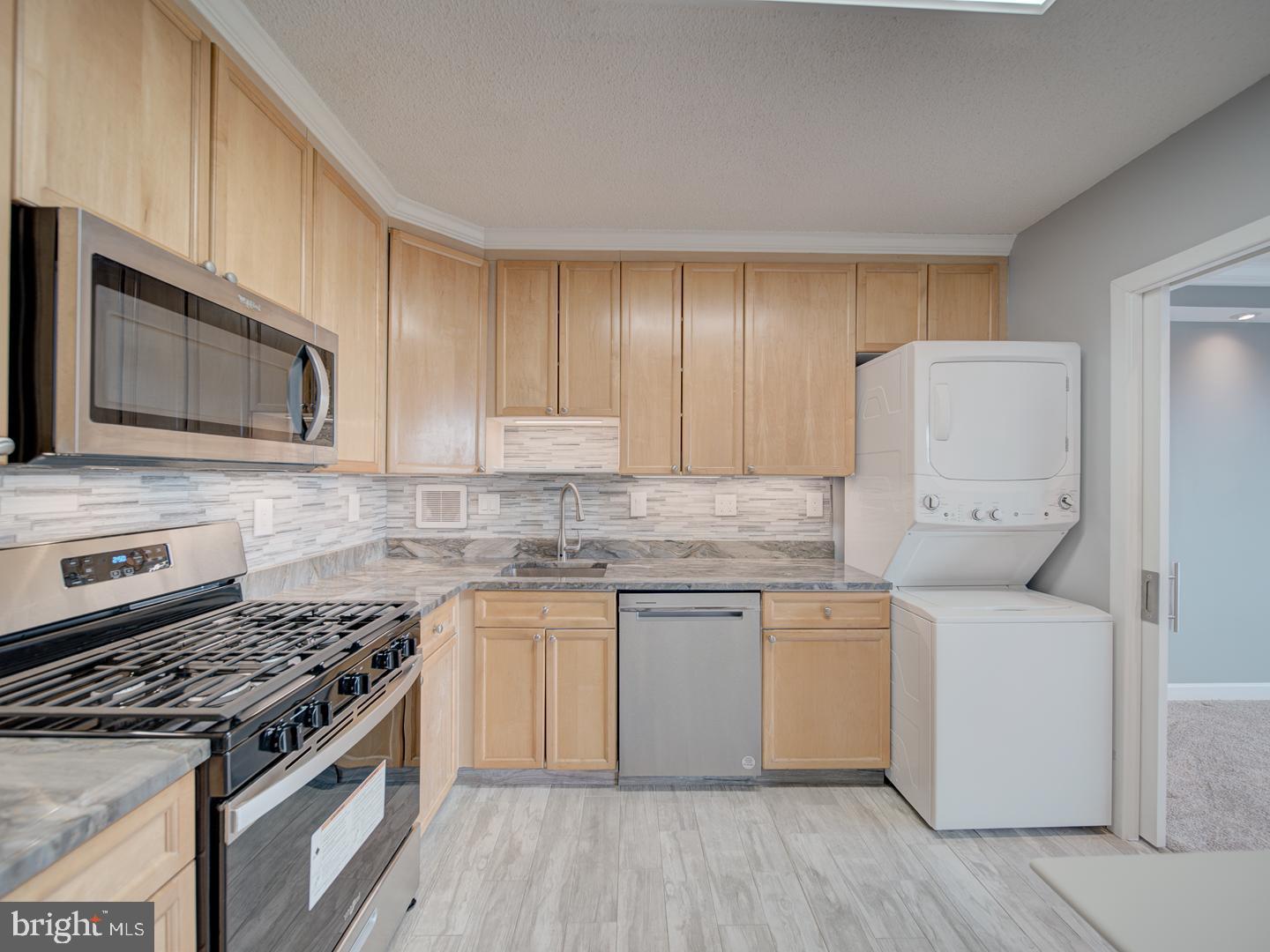 SKYLINE PLAZA - Residential Lease