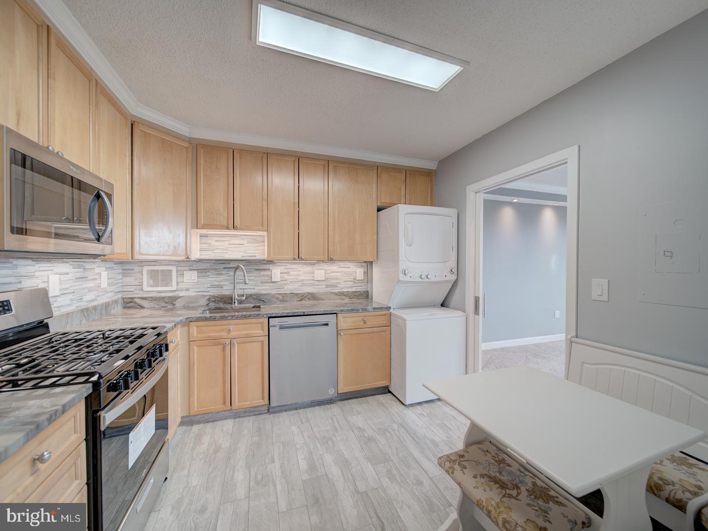 SKYLINE PLAZA - Residential Lease