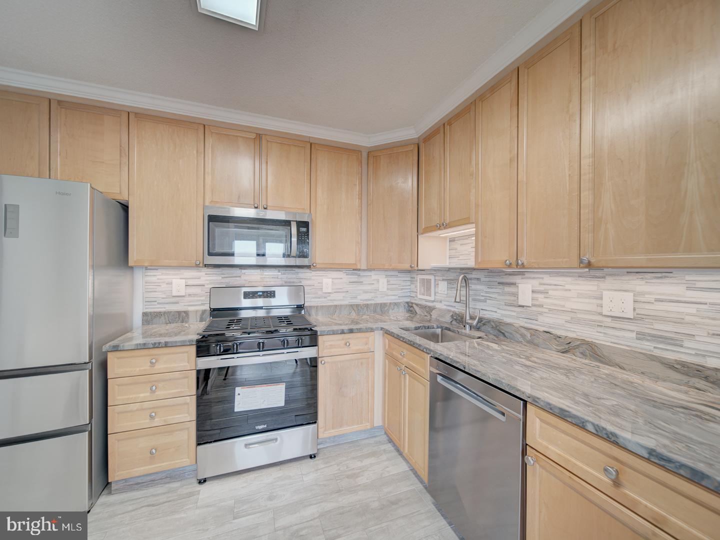 SKYLINE PLAZA - Residential Lease