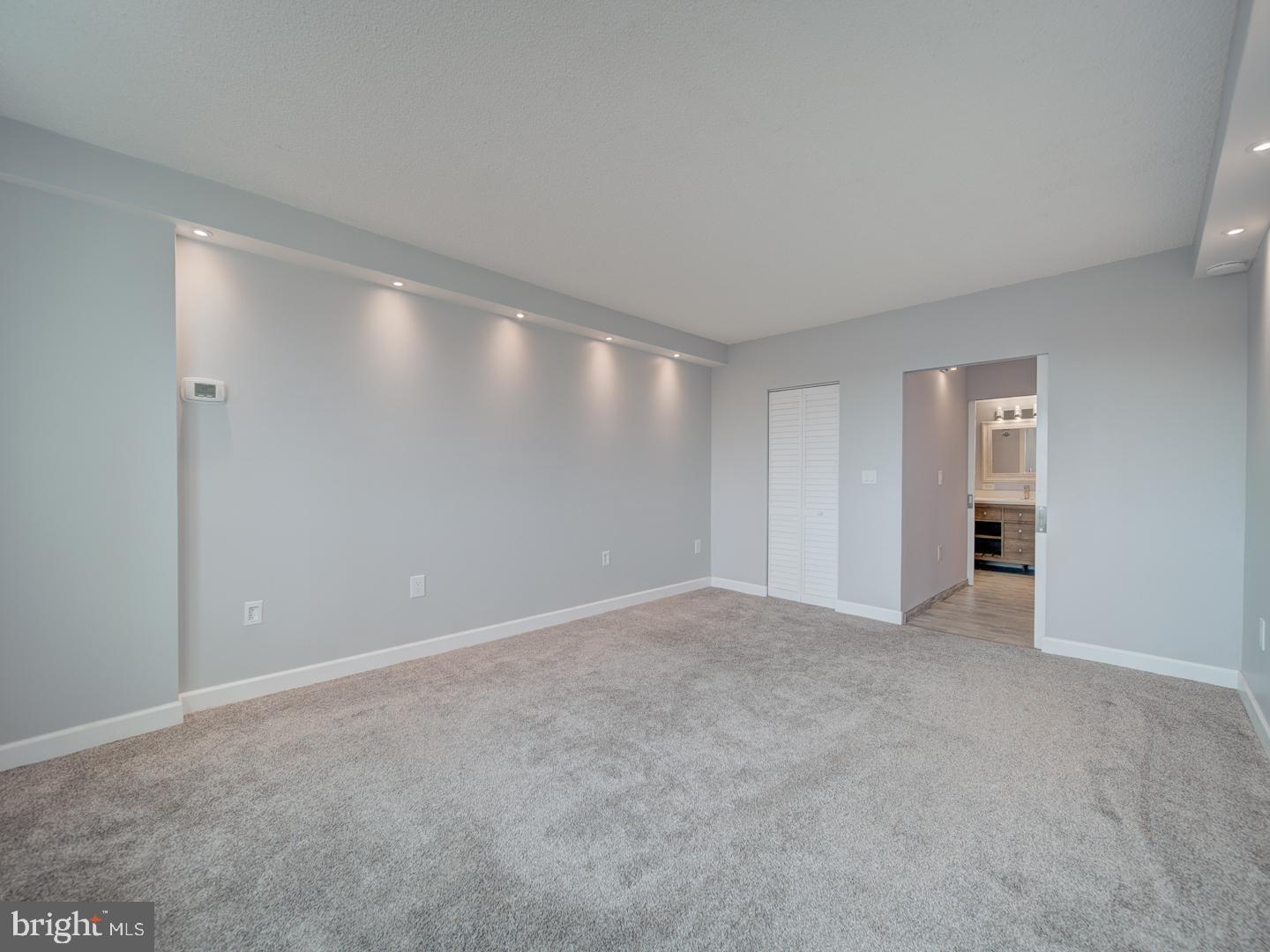 SKYLINE PLAZA - Residential Lease