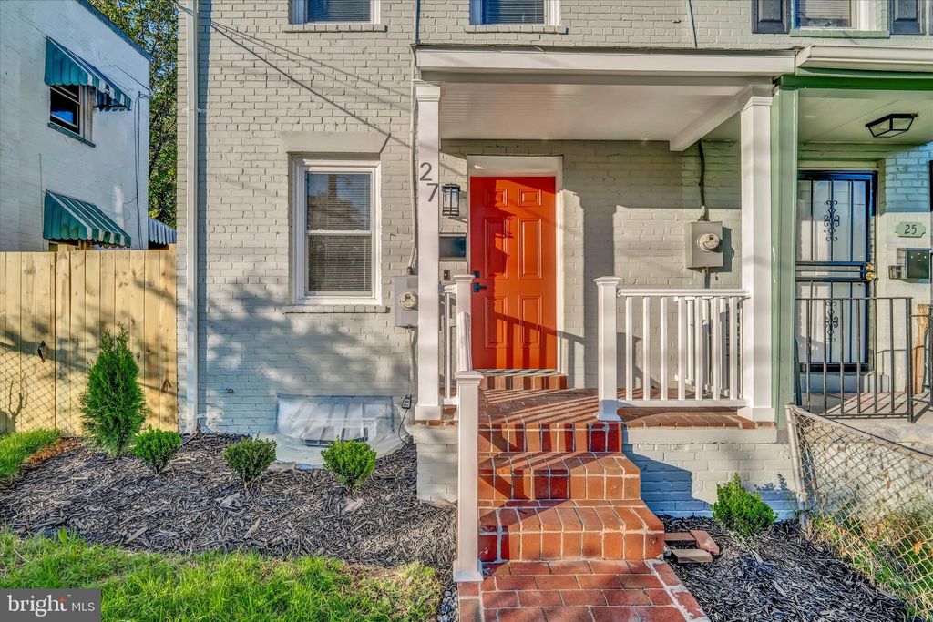 Photo of 27 47th Street SE, WASHINGTON, DC 20019 (MLS # DCDC2226590)
