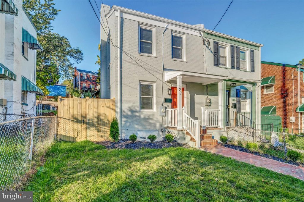 Photo of 27 47th Street SE, WASHINGTON, DC 20019 (MLS # DCDC2226590)