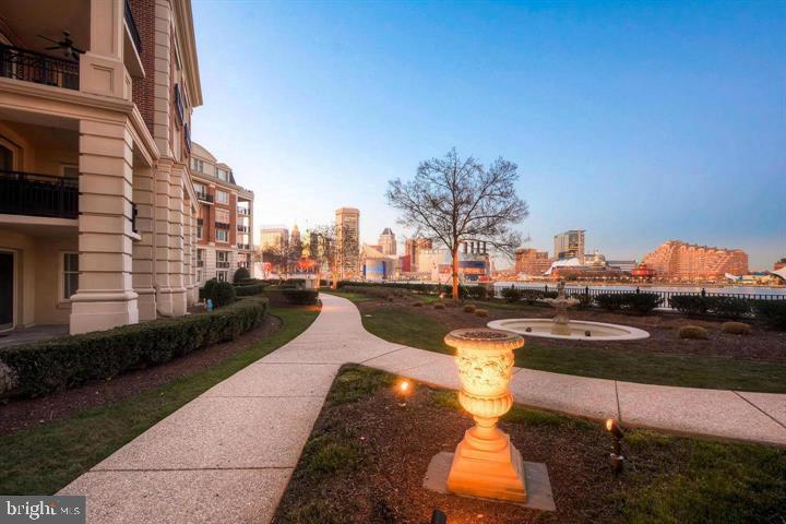 THE RITZ-CARLTON RESIDENCES - Residential Lease