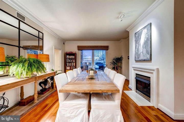 THE RITZ-CARLTON RESIDENCES - Residential Lease