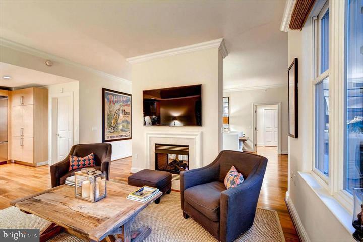 THE RITZ-CARLTON RESIDENCES - Residential Lease