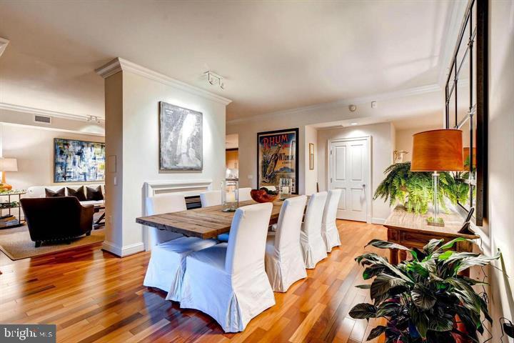 THE RITZ-CARLTON RESIDENCES - Residential Lease