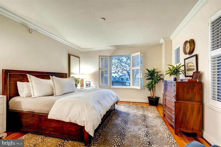 THE RITZ-CARLTON RESIDENCES - Residential Lease