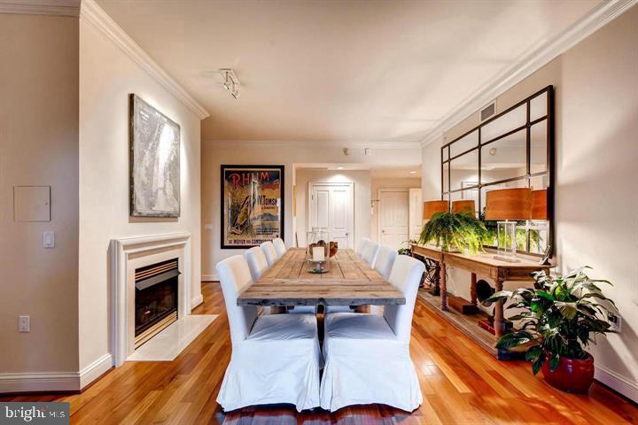 THE RITZ-CARLTON RESIDENCES - Residential Lease